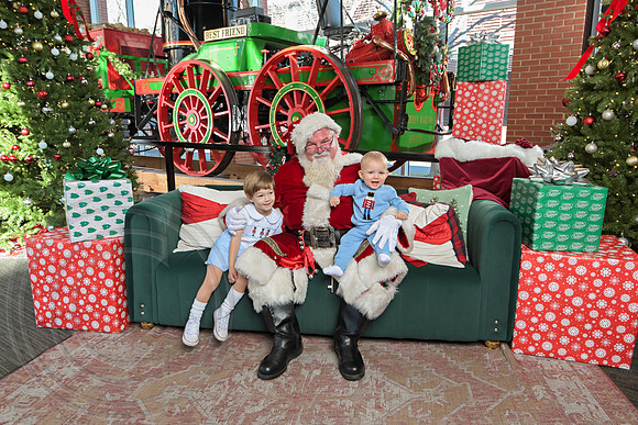 The Charleston Santa 2024-Dec22-3936