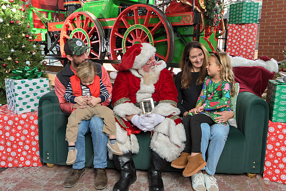 The Charleston Santa 2024-Dec15-2880