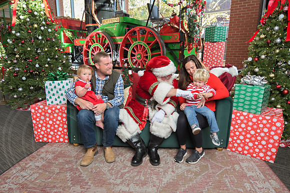 The Charleston Santa 2024-Dec1-0903