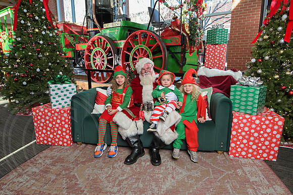 The Charleston Santa 2024-Dec22-4021
