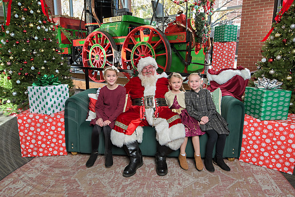 The Charleston Santa 2024-Dec7-1579