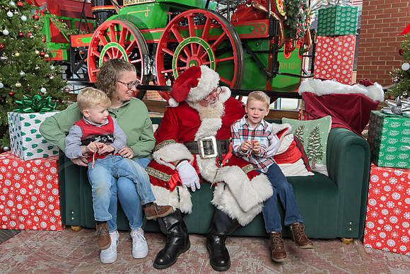 The Charleston Santa 2024-Dec15-2910