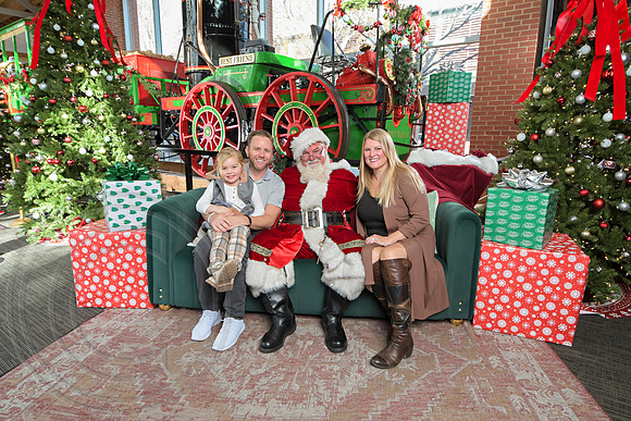 The Charleston Santa 2024-Dec15-3054