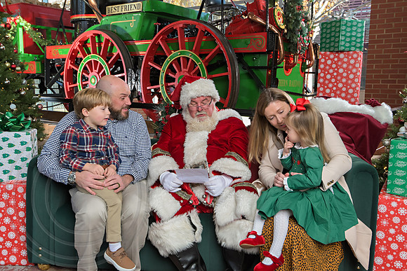 The Charleston Santa 2024-Dec14-2347