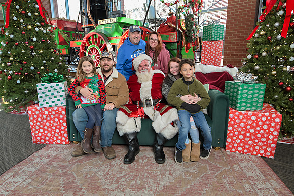 The Charleston Santa 2024-Dec22-3849