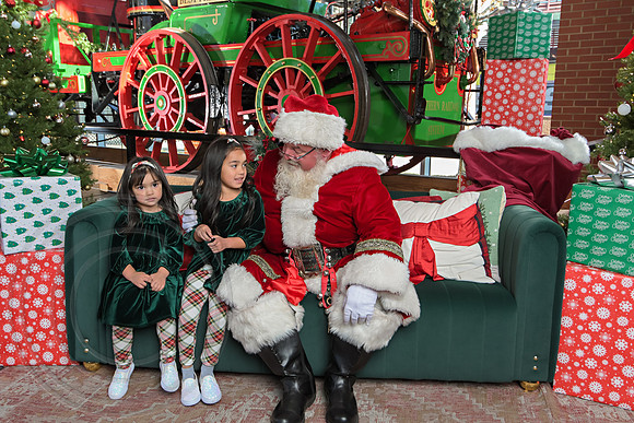 The Charleston Santa 2024-Dec14-2438