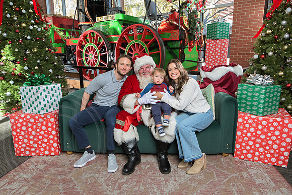 The Charleston Santa 2024-Dec7-1642