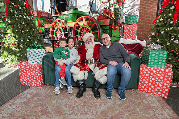 The Charleston Santa 2024-Dec22-3920