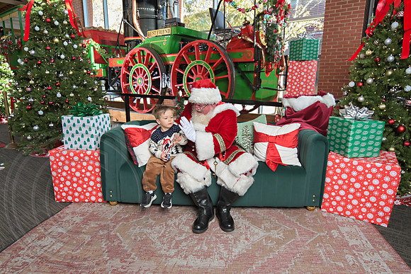 The Charleston Santa 2024-Nov30-0495