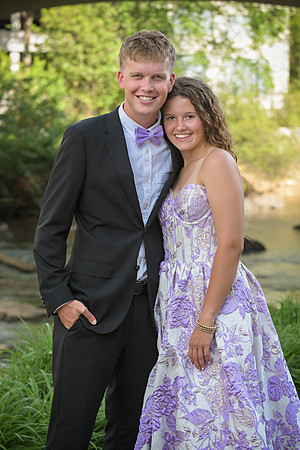 RKPhoto-2024-FallsPark-PromPics-75