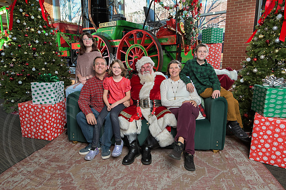 The Charleston Santa 2024-Dec22-4116
