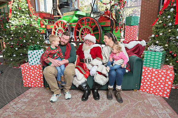 The Charleston Santa 2024-Dec1-0955