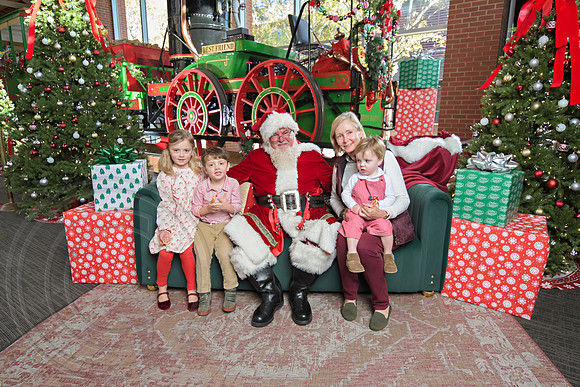 The Charleston Santa 2024-Dec1-0890