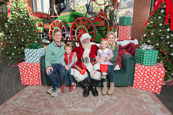 The Charleston Santa 2024-Nov30-0540