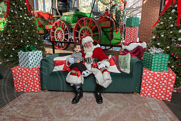 The Charleston Santa 2024-Dec7-1694