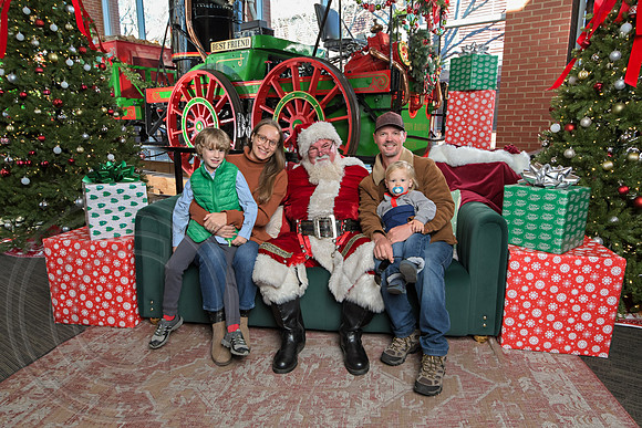 The Charleston Santa 2024-Dec22-4038
