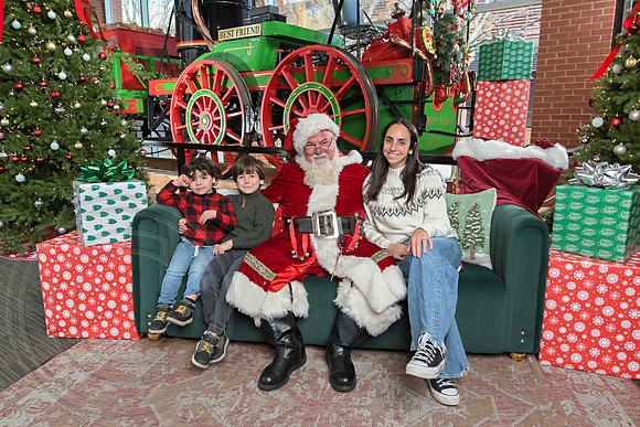 The Charleston Santa 2024-Dec15-2916
