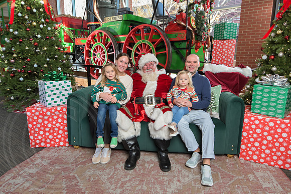 The Charleston Santa 2024-Dec15-2809