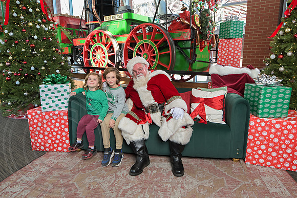 The Charleston Santa 2024-Dec22-3818