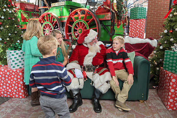The Charleston Santa 2024-Dec22-3934