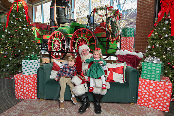The Charleston Santa 2024-Dec14-2344