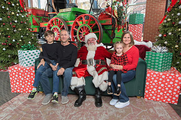 The Charleston Santa 2024-Dec15-2973