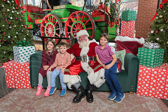 The Charleston Santa 2024-Dec15-2966