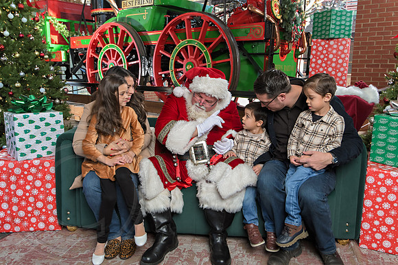 The Charleston Santa 2024-Dec15-2824
