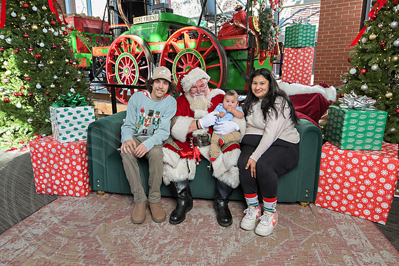 The Charleston Santa 2024-Dec22-3924