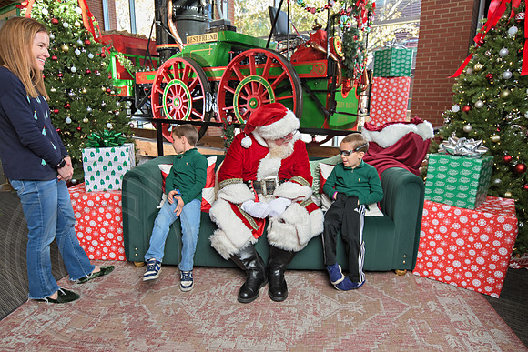 The Charleston Santa 2024-Dec1-0898
