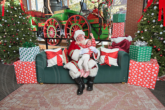 The Charleston Santa 2024-Nov30-0506