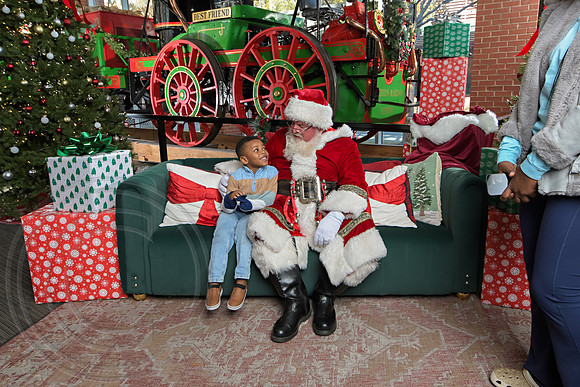 The Charleston Santa 2024-Dec7-1717