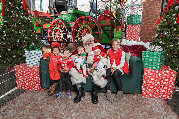 The Charleston Santa 2024-Dec22-4003