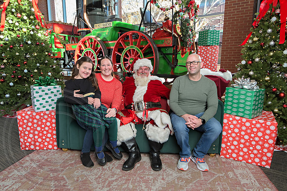 The Charleston Santa 2024-Dec14-2447