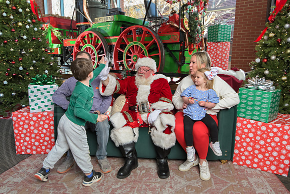 The Charleston Santa 2024-Dec14-2384