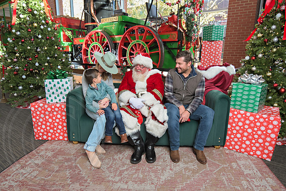 The Charleston Santa 2024-Dec1-0907