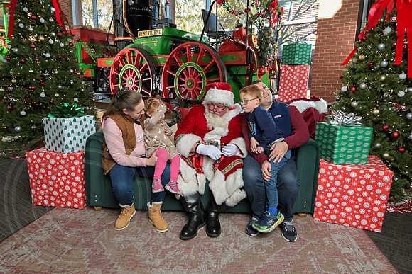 The Charleston Santa 2024-Dec7-1721