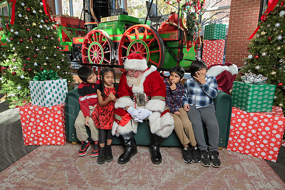 The Charleston Santa 2024-Dec7-1613