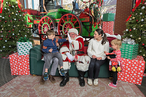 The Charleston Santa 2024-Dec14-2410