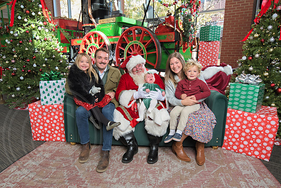 The Charleston Santa 2024-Dec1-0989