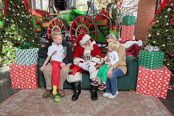 The Charleston Santa 2024-Dec7-1664