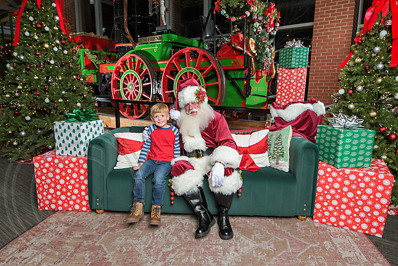 The Charleston Santa 2024-Dec3-1239