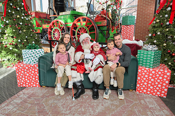 The Charleston Santa 2024-Dec15-3008