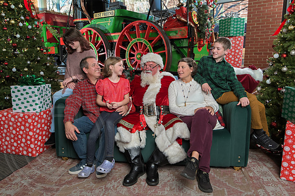 The Charleston Santa 2024-Dec22-4117