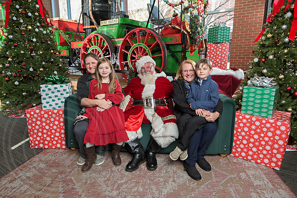 The Charleston Santa 2024-Dec15-3079