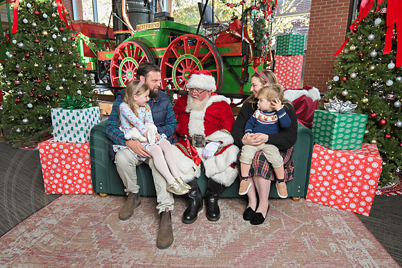 The Charleston Santa 2024-Nov30-0501