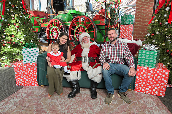 The Charleston Santa 2024-Dec15-3035