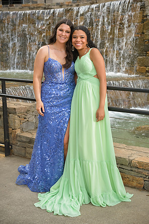 RKPhoto-2024-FallsPark-PromPics-134