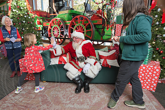 The Charleston Santa 2024-Dec1-0918