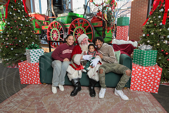 The Charleston Santa 2024-Dec22-3984